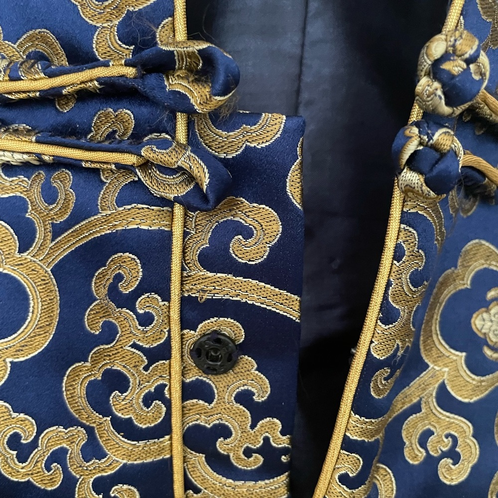 MANDARIN 100% SILK  ROYAL BLUE & GOLD THREAD HAND EMBROIDERED JACKET - Picture 12 of 13
